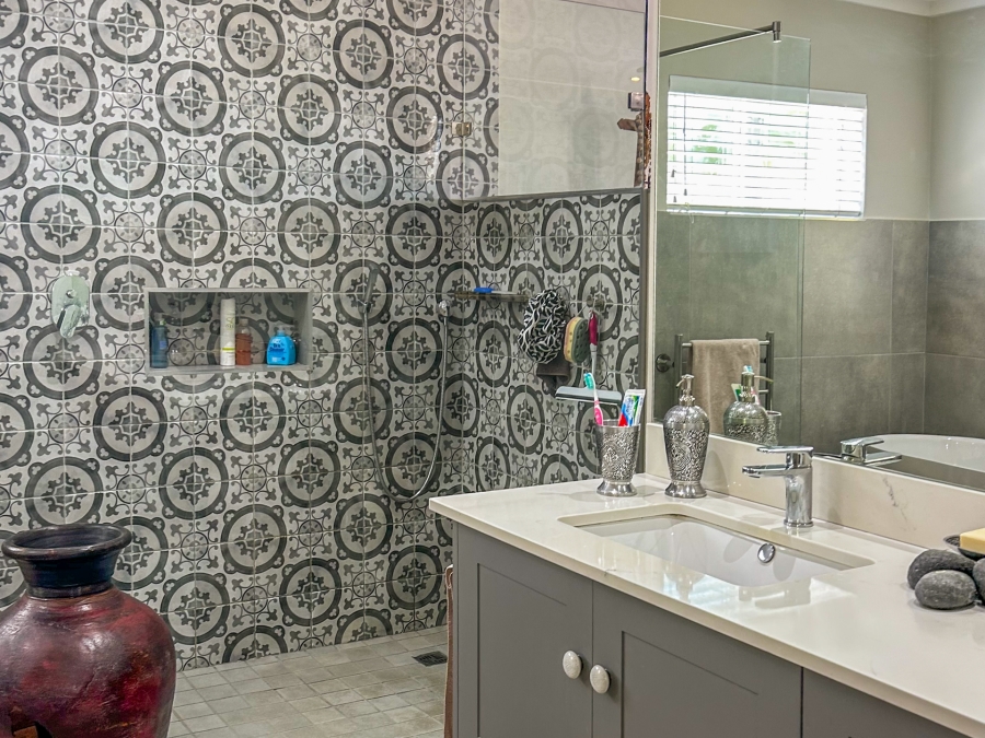 3 Bedroom Property for Sale in Heuwelkruin Western Cape